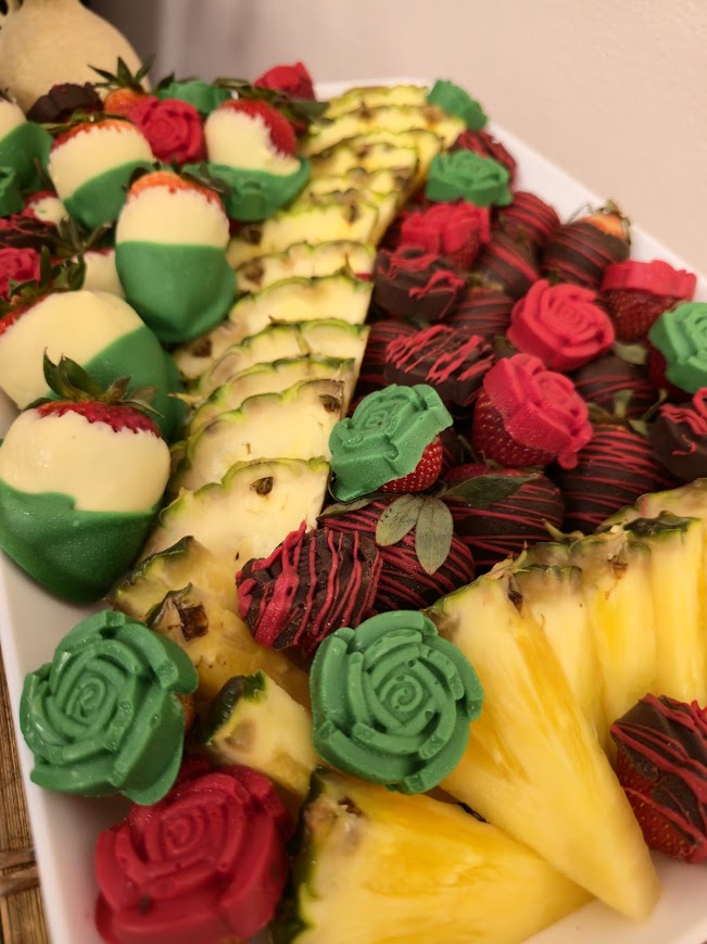 Chocolate-covered strawberries decorated for Cinco de Mayo